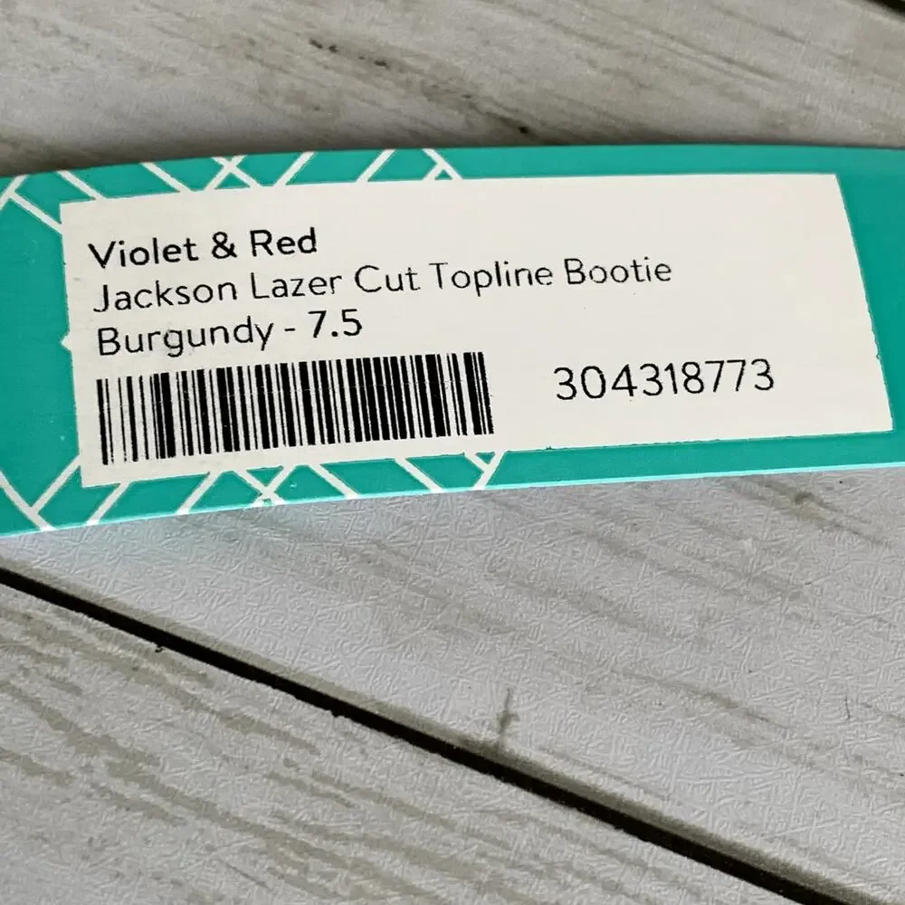 NWT Violet & Red Jackson Laser Cut Topline Booties in Burgundy‎ Red